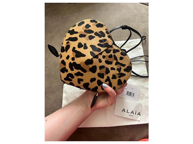 Alaïa Le Coeur borsa a cuore stampa leopardata Nero Stampa leopardo - vista 2