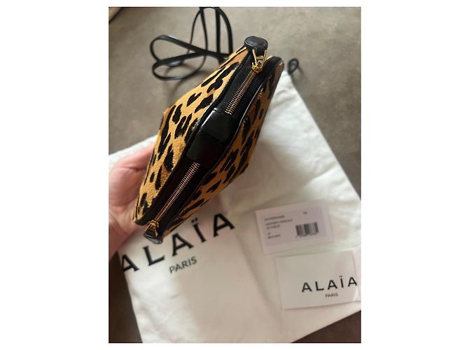 Alaïa Le Coeur borsa a cuore stampa leopardata Nero Stampa leopardo - vista 3
