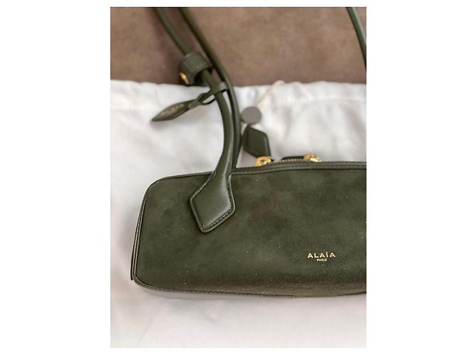 Alaïa Teckel Small Borsa in scamosciato e pelle Goa lucida - Verde Oliva - vista 3