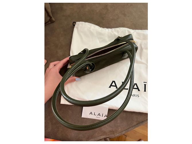 Alaïa Teckel Small Borsa in scamosciato e pelle Goa lucida - Verde Oliva - vista 6