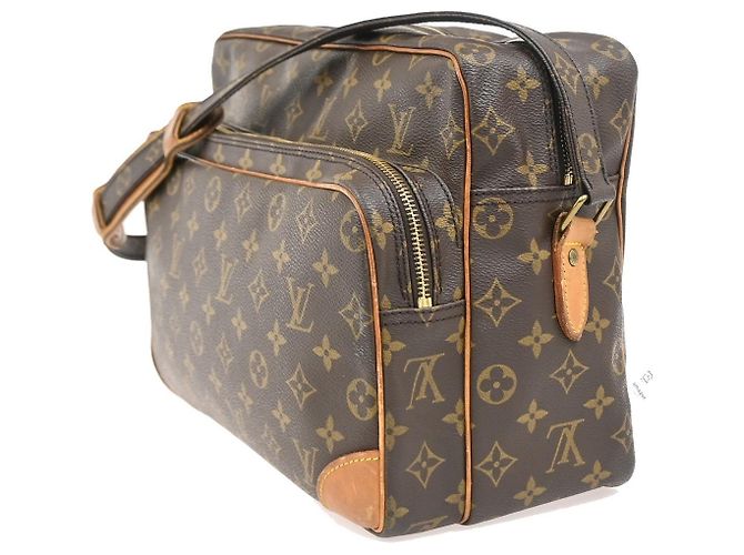 Louis Vuitton Nil Messenger Monogram Canvas GM Marrone - vista 3