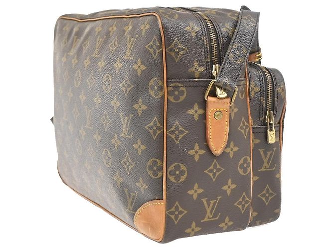 Louis Vuitton Nil Messenger Monogram Canvas GM Marrone - vista 4