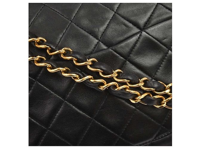Timeless Chanel Vintage Square Classic Single Flap Matelassé Lambskin Mini Nero - vista 3