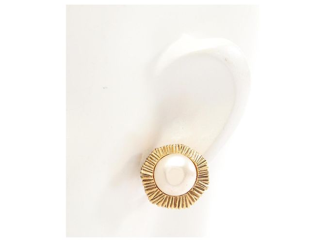 Orecchini a clip Chanel placcati oro con perla sintetica Bianco D'oro - vista 4
