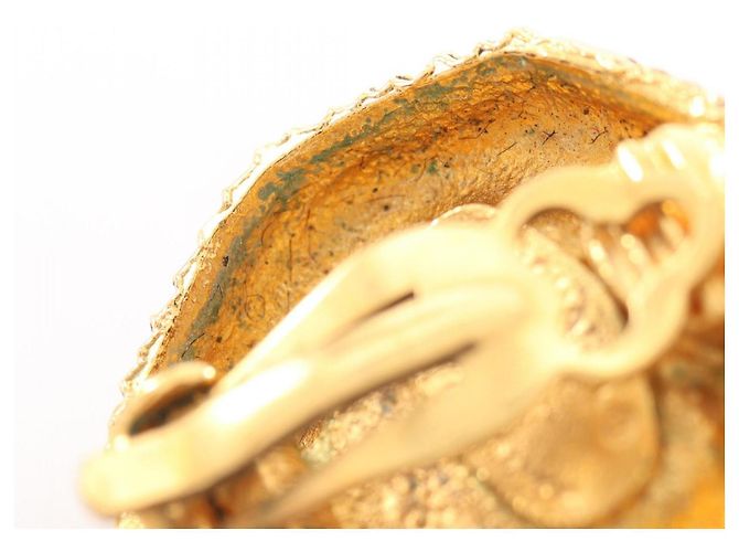 Orecchini a clip Chanel placcati oro con perla sintetica Bianco D'oro - vista 8