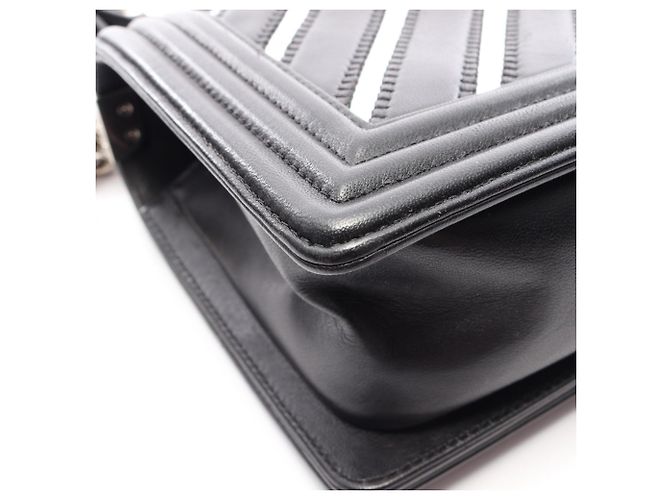 Borsa a tracolla Chanel Boy Chevron V-Stitch Hologram Nero - vista 10