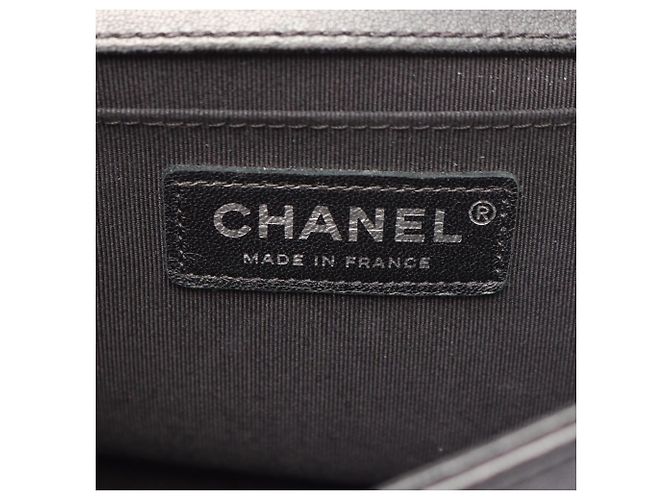 Borsa a tracolla Chanel Boy Chevron V-Stitch Hologram Nero - vista 4