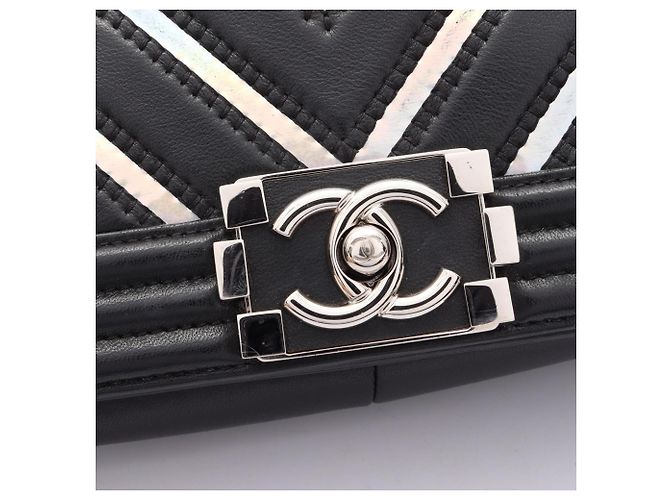 Borsa a tracolla Chanel Boy Chevron V-Stitch Hologram Nero - vista 9