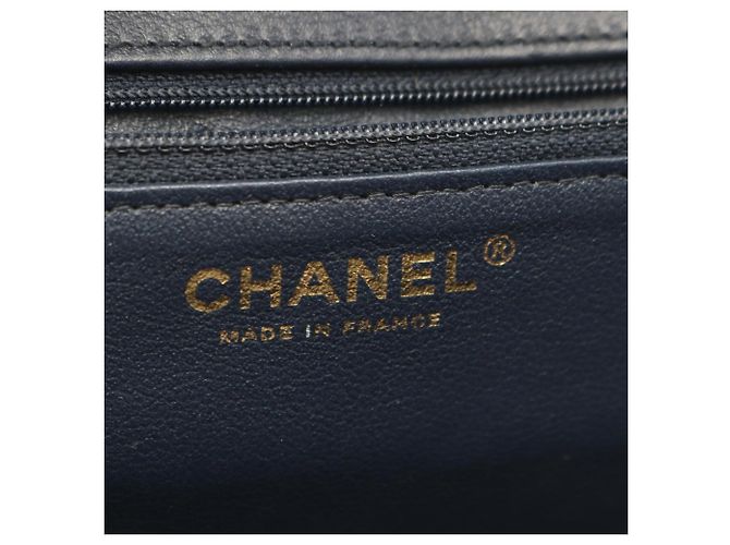 Timeless Chanel Matelassé V-stitch Top Handle 2-Way Shoulder Bag Navy blue - view 4