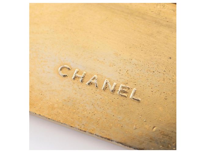 Spilla Logo Chanel placcata oro D'oro - vista 3