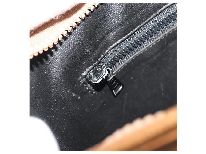 Céline Clutch CELINE in pelle nera con finiture dorate Auth ep15267 Nero - vista 17