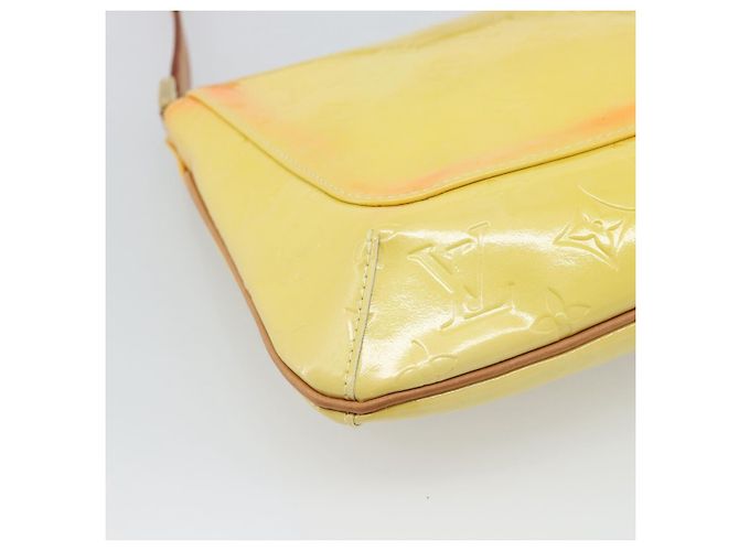 LOUIS VUITTON Monogram Vernis Thompson Street Bag Lime Yellow M91071 Auth 194603 D'oro - vista 13