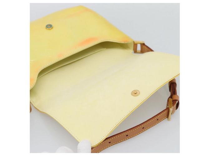 LOUIS VUITTON Monogram Vernis Thompson Street Bag Lime Yellow M91071 Auth 194603 D'oro - vista 14
