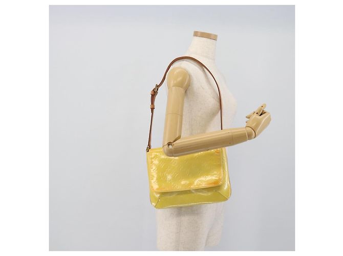 LOUIS VUITTON Monogram Vernis Thompson Street Bag Lime Yellow M91071 Auth 194603 D'oro - vista 21