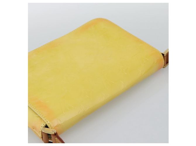 LOUIS VUITTON Monogram Vernis Thompson Street Bag Lime Yellow M91071 Auth 194603 D'oro - vista 6