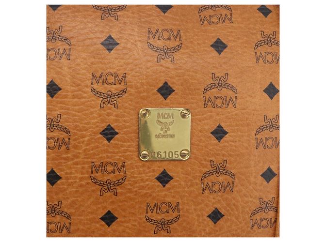 Bolsa Boston MCM Logogram Vicetos em PVC e couro marrom com detalhes dourados Auth mr2798 - vista 14