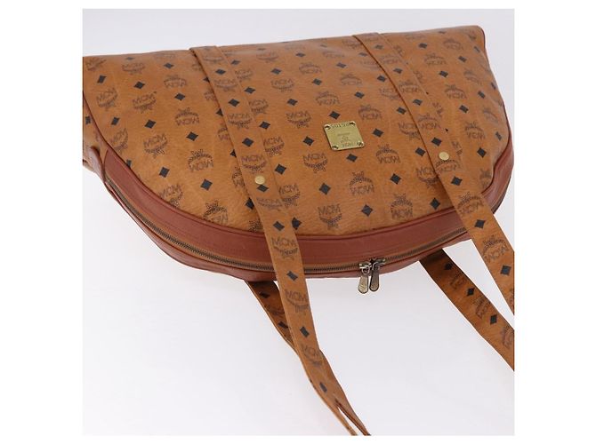 Bolsa Boston MCM Logogram Vicetos em PVC e couro marrom com detalhes dourados Auth mr2798 - vista 6