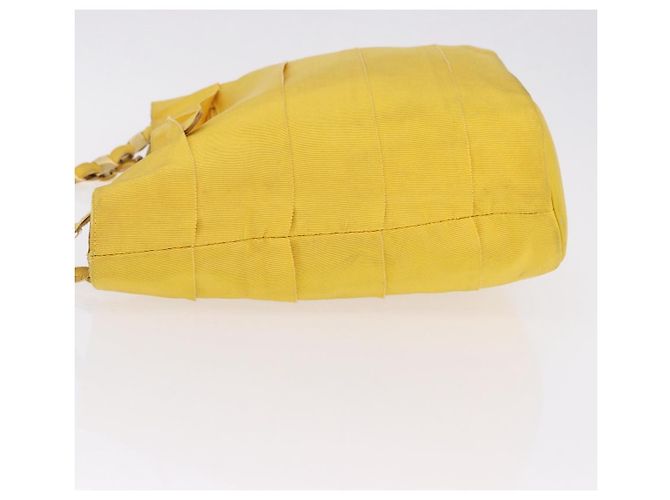 Borsa a tracolla con catena Salvatore Ferragamo in tela Giallo Oro Auth bs36309 - vista 5