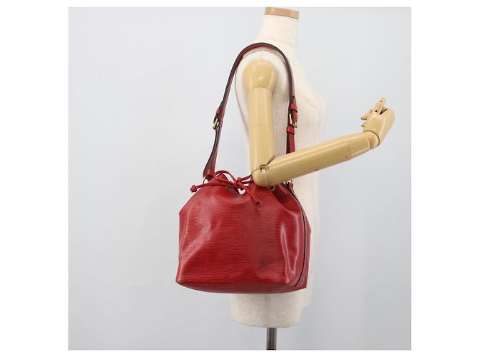 Borsa a Spalla LOUIS VUITTON Epi Petit Noe Rosso M44107 LV Auth 193106V - vista 19