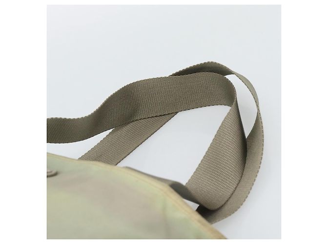 Borsa Tote PRADA Nylon Verde Auth 194568 - vista 8