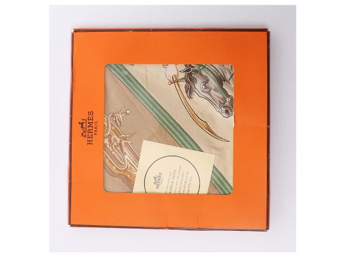 Carré Hermès 90 "Hommage à l'amitié Franco-Hellenique" in seta Beige - vista 13
