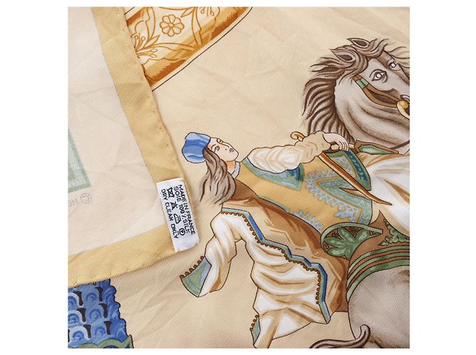 Carré Hermès 90 "Hommage à l'amitié Franco-Hellenique" in seta Beige - vista 14