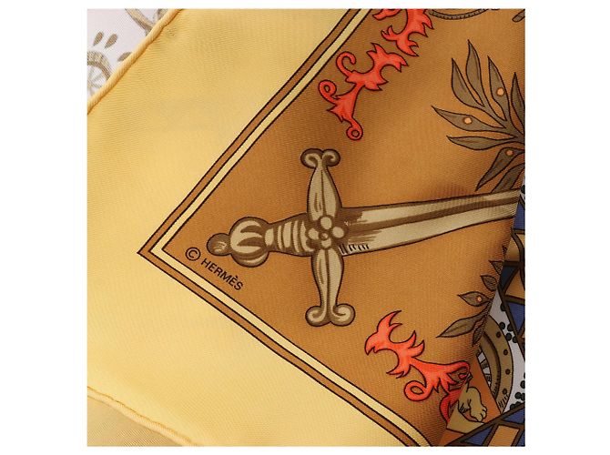 Foulard in seta Hermès Carré 90 "LE TAROT" Giallo - vista 10