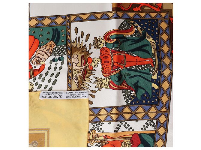 Foulard in seta Hermès Carré 90 "LE TAROT" Giallo - vista 15