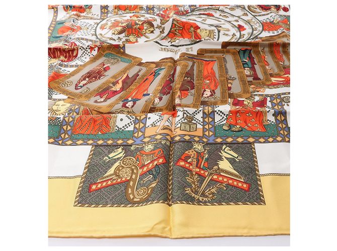 Foulard in seta Hermès Carré 90 "LE TAROT" Giallo - vista 6