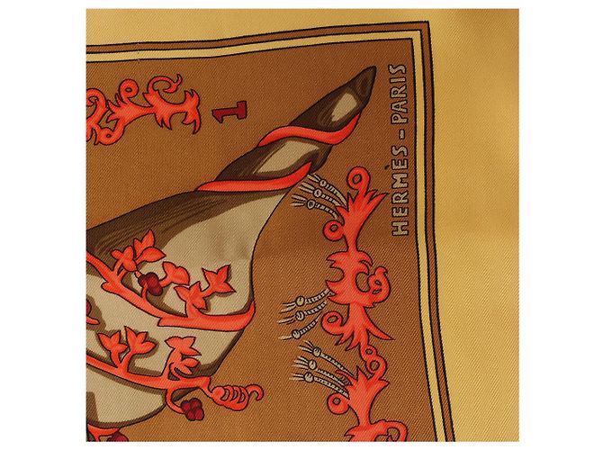 Foulard in seta Hermès Carré 90 "LE TAROT" Giallo - vista 9