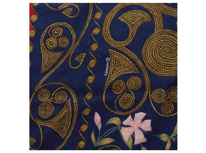 Sciarpa in Cashmere e Seta Hermès Carré Géant "ARABESQUES" Blu Navy x Rosso - vista 13