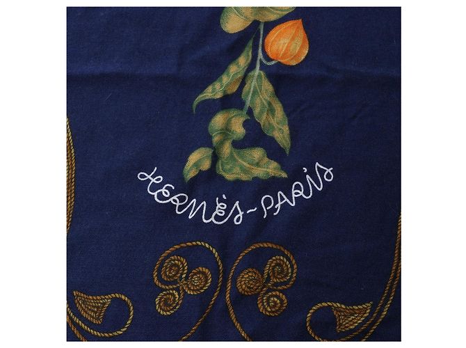 Sciarpa in Cashmere e Seta Hermès Carré Géant "ARABESQUES" Blu Navy x Rosso - vista 9