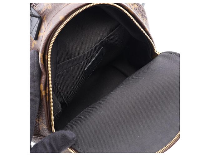 Mini zaino Louis Vuitton Palm Springs Marrone Nero Monogramma - vista 3