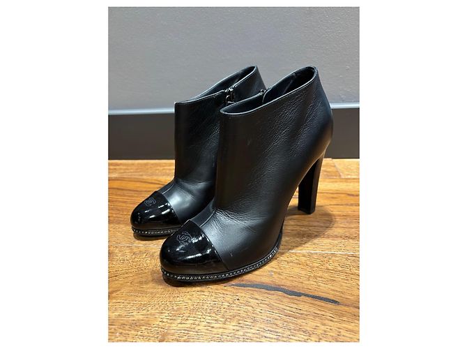 Stivaletti con punta a capiglia in pelle nera Chanel Nero - vista 12