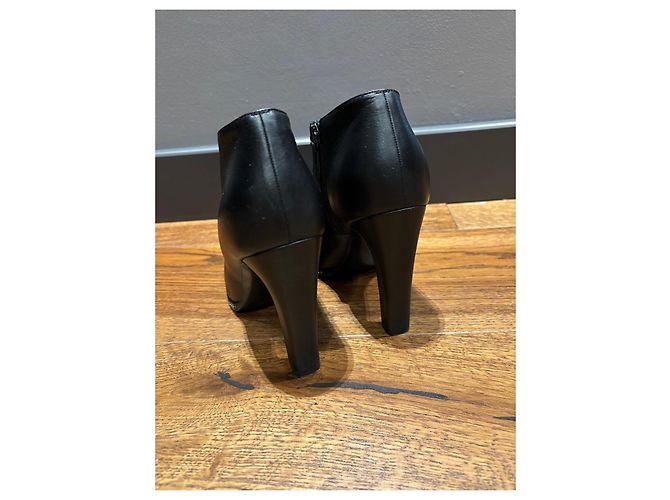 Stivaletti con punta a capiglia in pelle nera Chanel Nero - vista 9