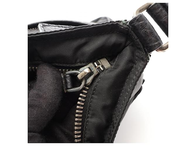 Prada Triangle Plate Schultertasche Schwarz - Ansicht 11