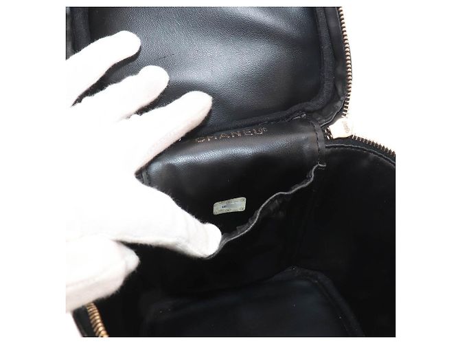 Borsa Vanity Chanel in pelle di vitello martellata nera Nero - vista 9