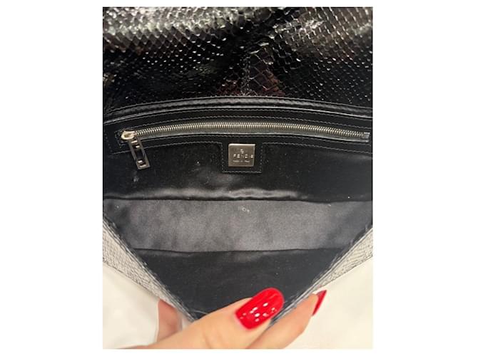 Fendi Tasche aus schwarzem Pythonleder - Ansicht 6