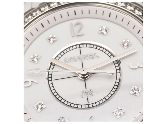 Chanel J12 Damenuhr mit Diamantbezel - Ansicht 11