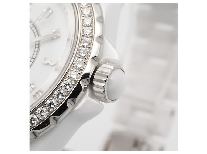 Chanel J12 Damenuhr mit Diamantbezel - Ansicht 6