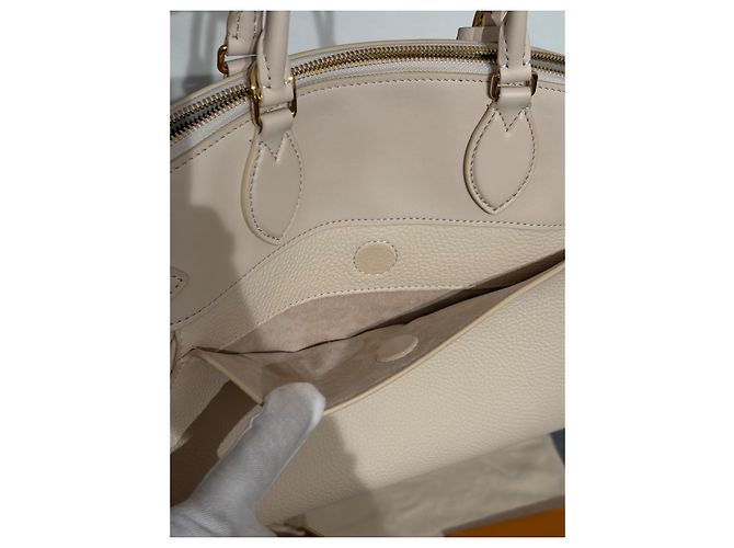 Louis Vuitton Vendôme MM Beige - vista 15