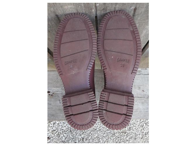 Autre Marque Botines Chelsea Camper en piel blanco y burdeos - vista 5