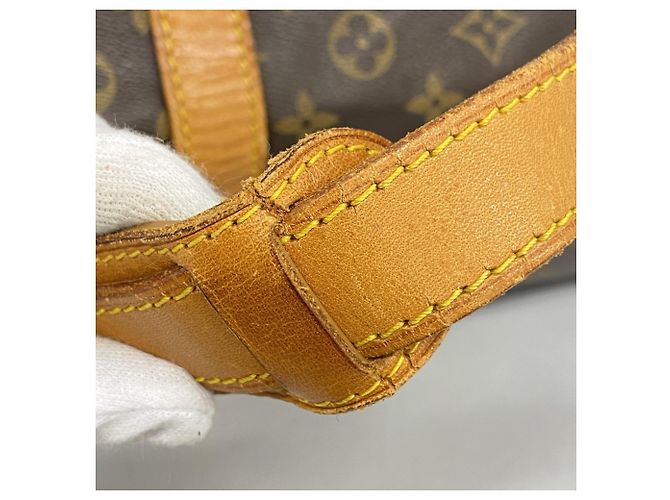 Louis Vuitton Marrone Boston Monogram Keepall Bandoulière 60 - vista 14