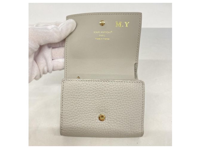 Cartera Louis Vuitton Portefeuille Capucines Tiny Tri-fold Castaño - vista 3