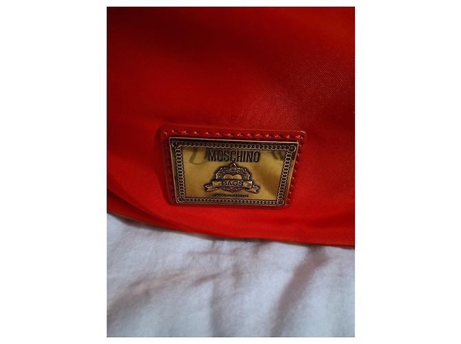 Borsa a secchiello Moschino in nylon rosso - vista 2