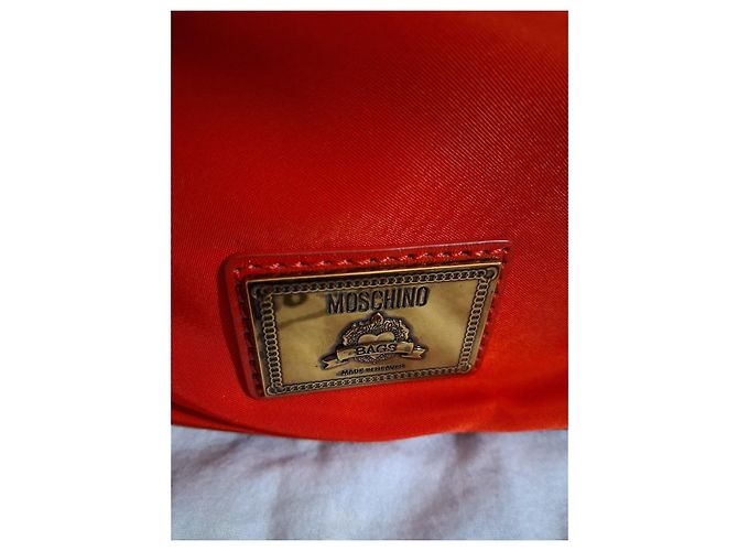 Borsa a secchiello Moschino in nylon rosso - vista 6