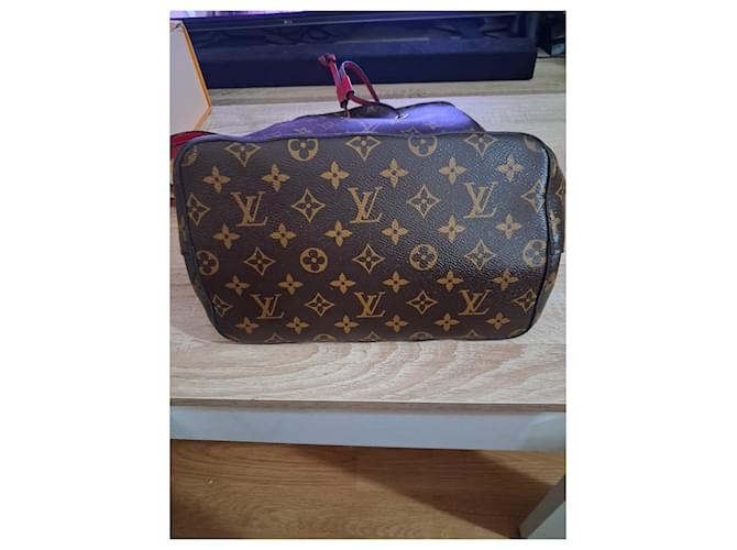Louis Vuitton Monogram Noe BB Marrone Rosa - vista 10