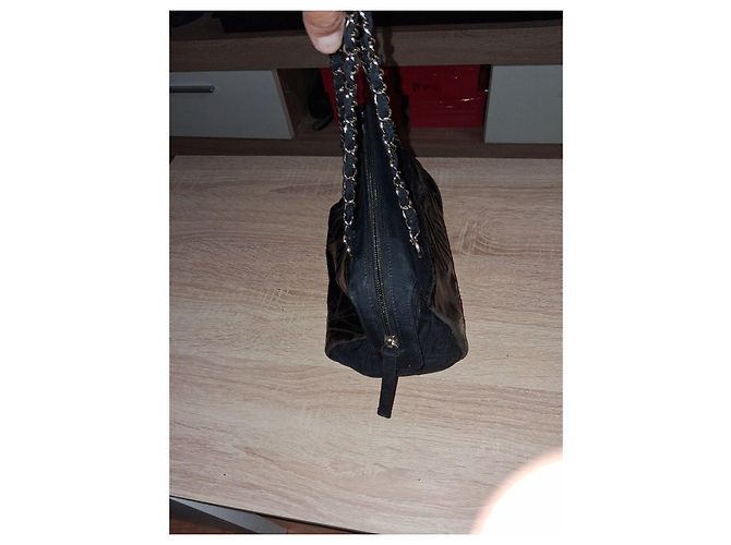 Borsa a mano Chanel in pelle nera e vernice Nero - vista 10