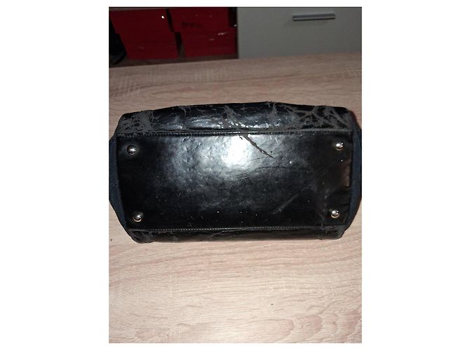 Borsa a mano Chanel in pelle nera e vernice Nero - vista 5