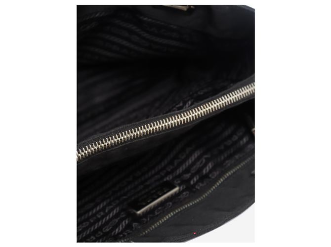 Prada Vintage Nylon Handtasche mit Tragegriff in Schwarz - Ansicht 6